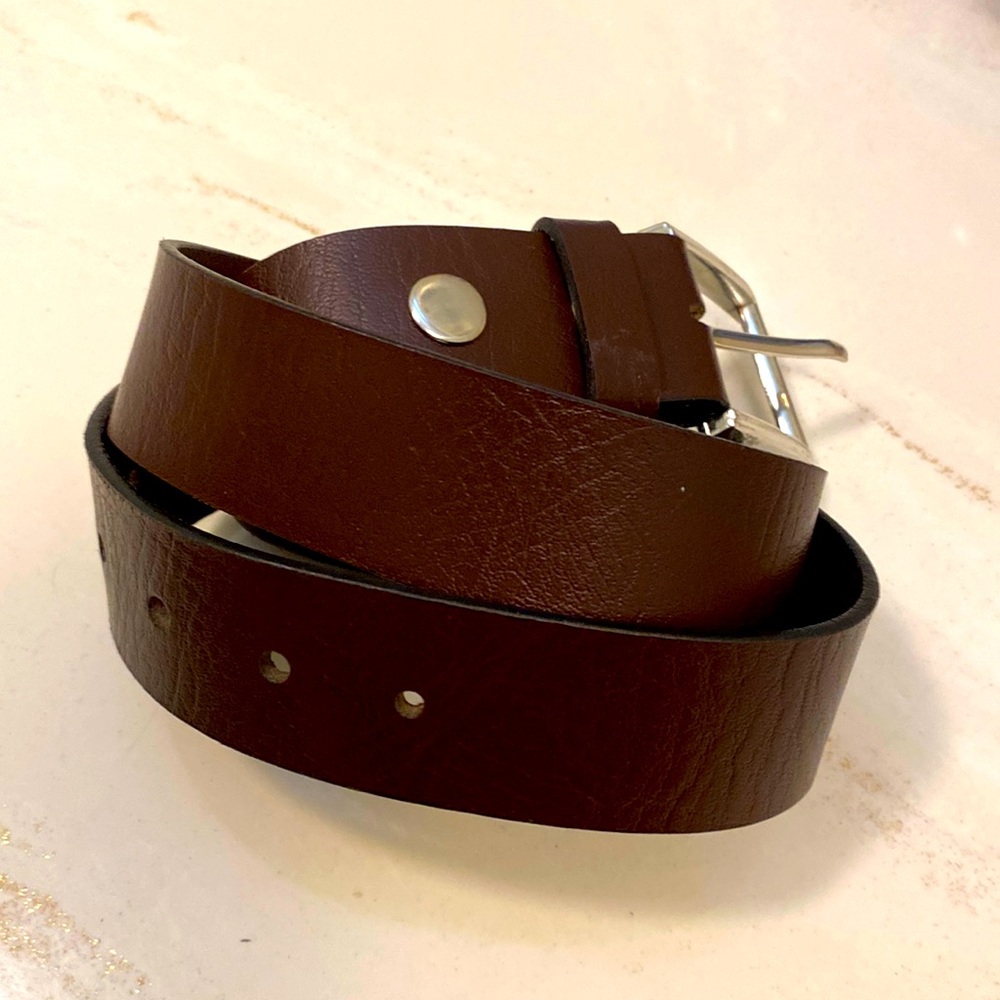 Brown mens leather belt Nordstroms s. 32 width 1.5” excellent condition